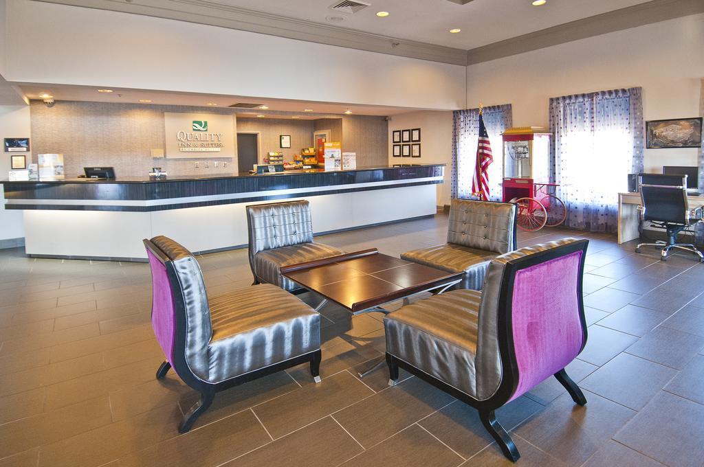 Quality Inn & Suites At Airport Blvd I-65 Mobile Exteriér fotografie