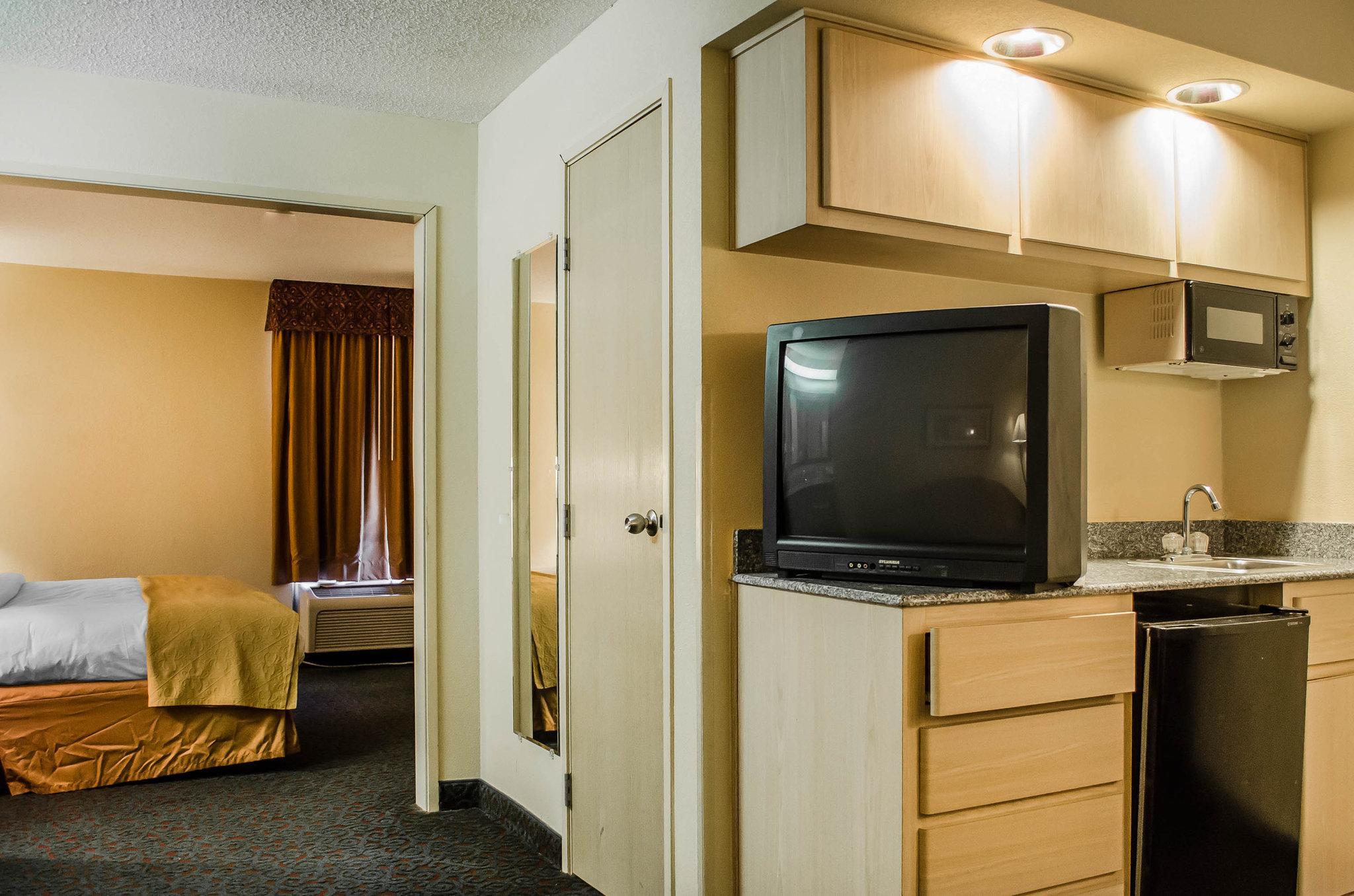 Quality Inn & Suites At Airport Blvd I-65 Mobile Exteriér fotografie