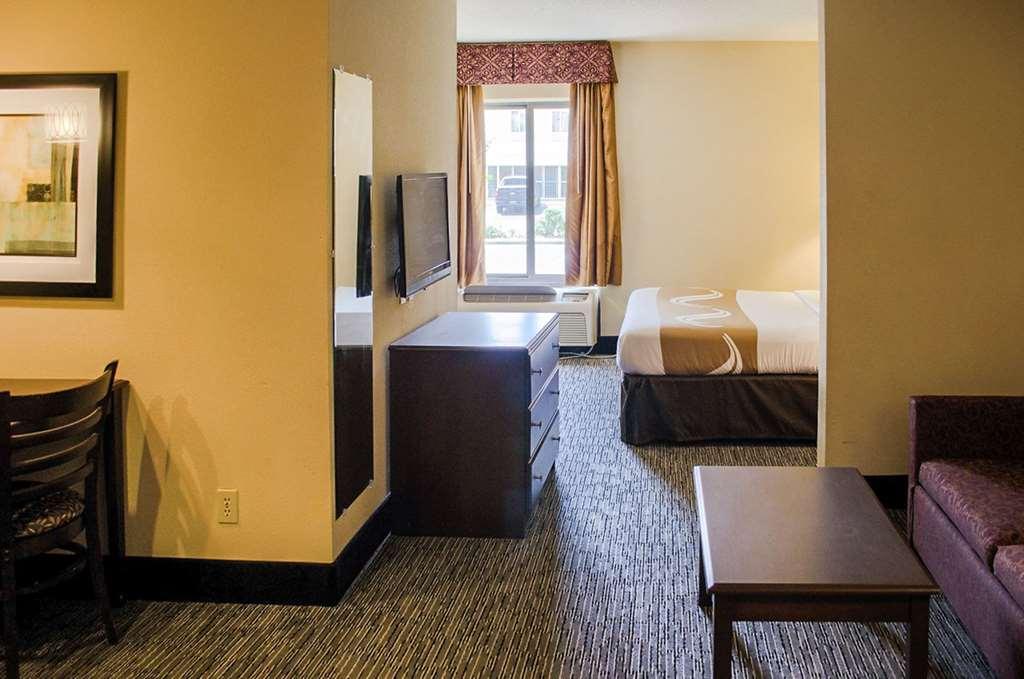 Quality Inn & Suites At Airport Blvd I-65 Mobile Pokoj fotografie