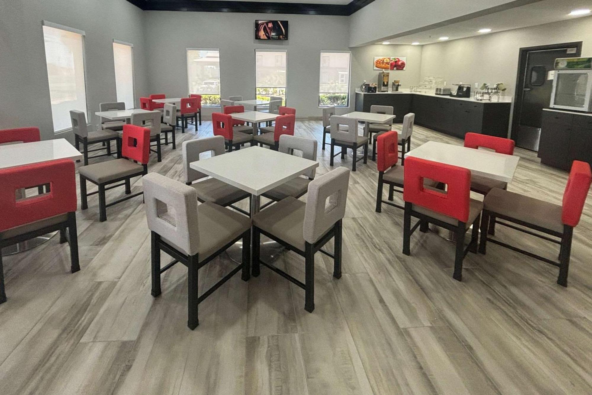 Quality Inn & Suites At Airport Blvd I-65 Mobile Exteriér fotografie
