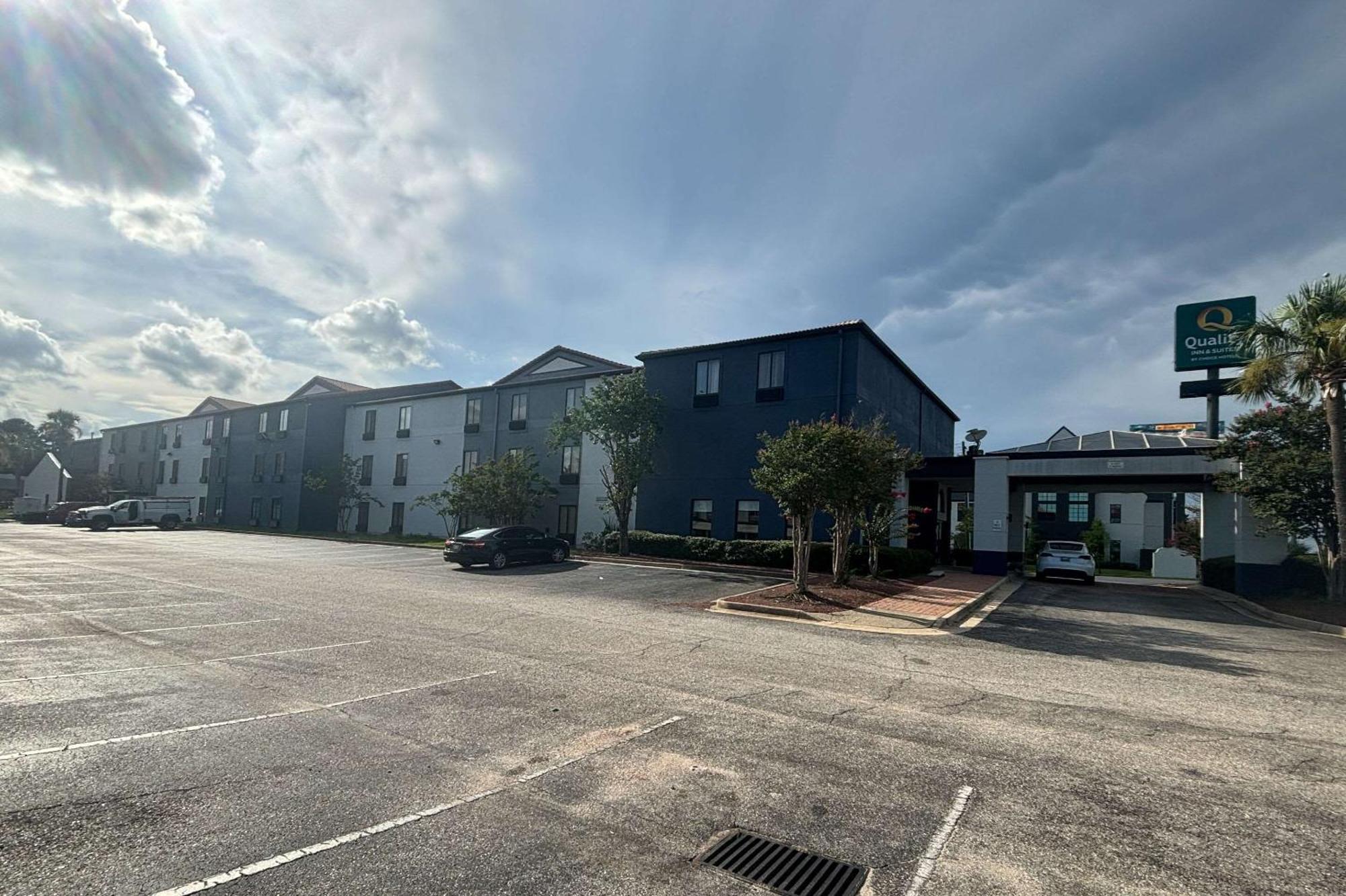 Quality Inn & Suites At Airport Blvd I-65 Mobile Exteriér fotografie